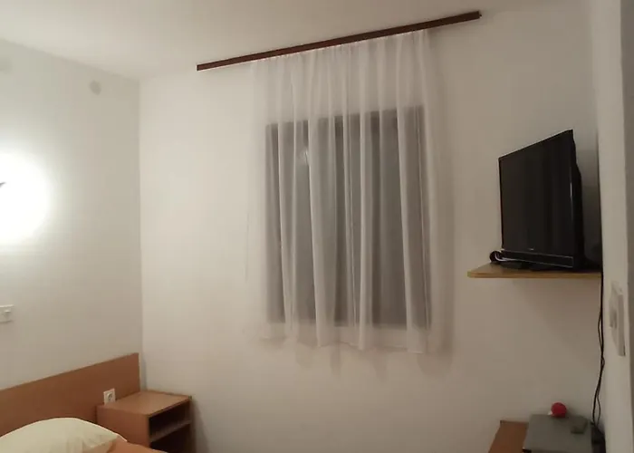 By The Sea Rovanjska, Paklenica - 23758 *